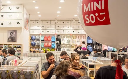 Slim concreta compra de acciones en Miniso