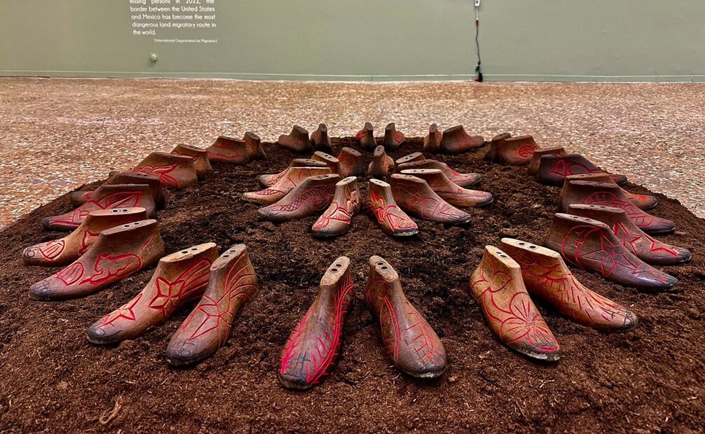 La artista mexicana Betsabeé Romero inaugura la exposición “La espiral sin fin”, en Galleria Piazza San Marco.Foto: Especial.