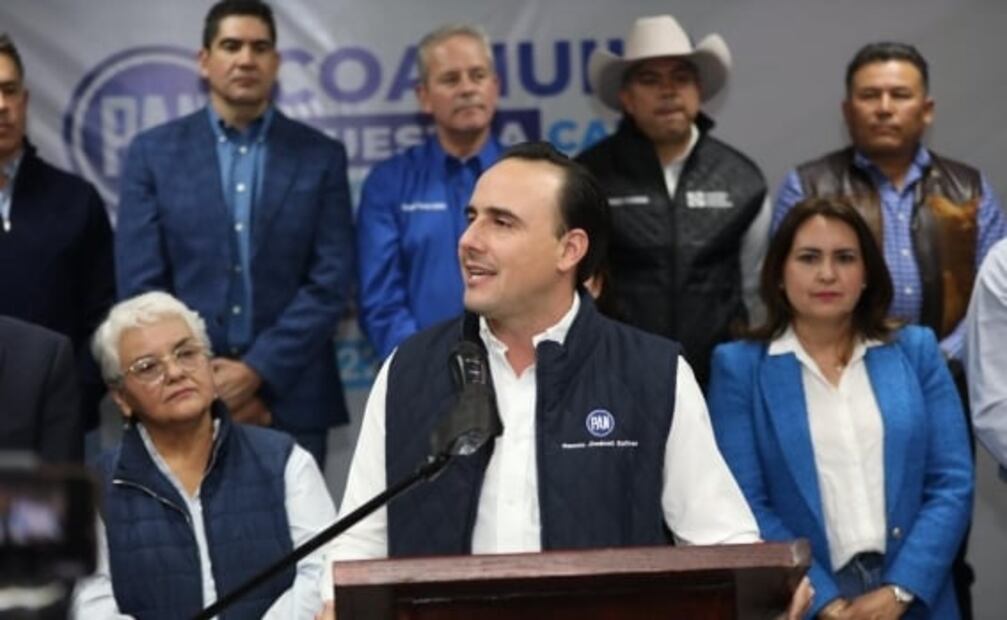 Se registra Manolo Jiménez Salinas ante el PAN y PRD