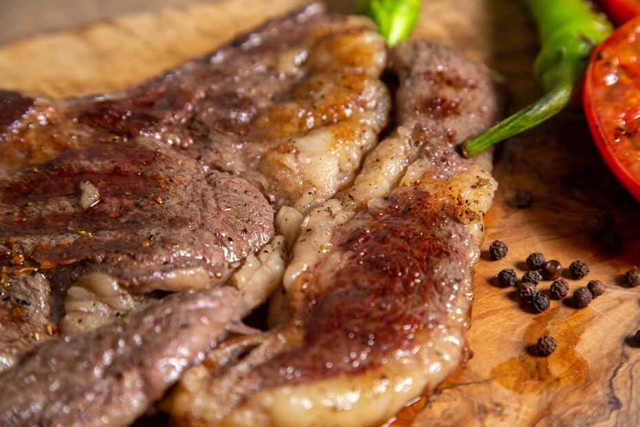 La cecina mexicana es reconocida por su sabor intenso y por ser uno de los productos más representativos de la gastronomía tradicional del país. Foto: Freepik