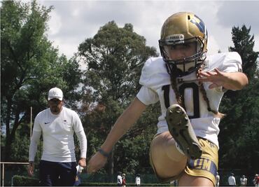 Andrea Martínez se convierte en la primera mujer en debutar en la Liga Mayor de ONEFA