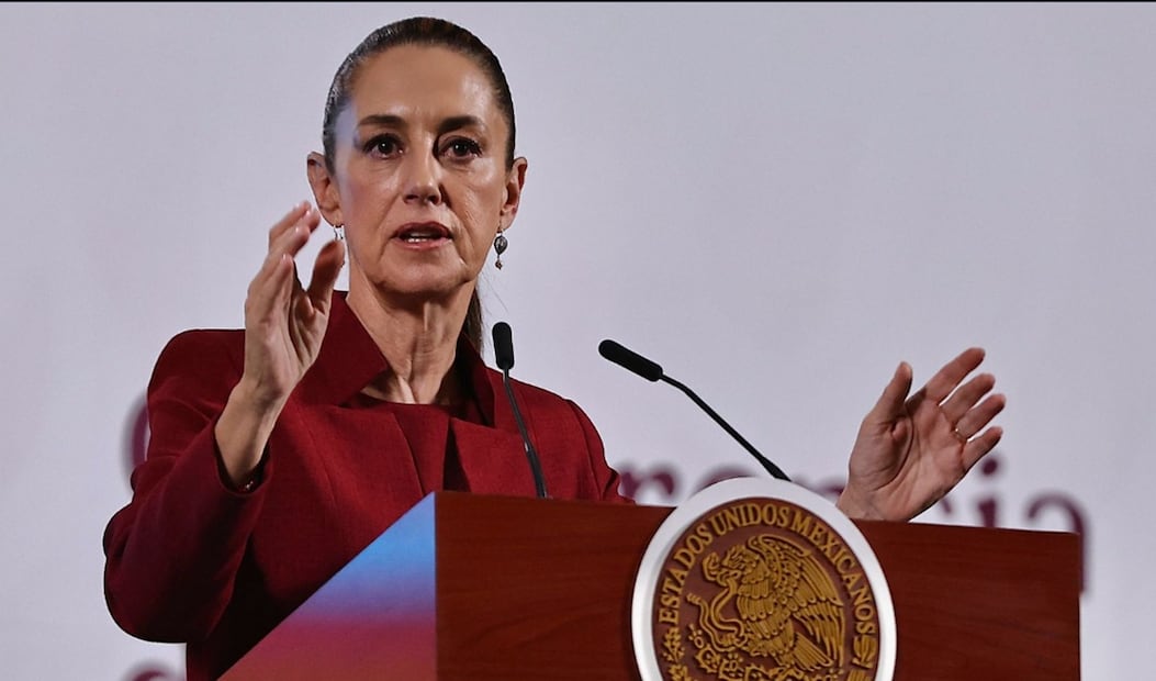 Después de la llamada que sostuvo este martes con el primer ministro de Canadá, Mark Carney, la presidenta Claudia Sheinbaum Pardo indicó que coincidieron en que es importante seguir la comunicación con Estados Unidos por la integración de las tres economías y en fortalecer el T-MEC. Foto: Berenice Fregoso/EL UNIVERSAL