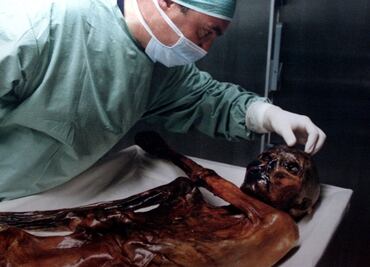 Ötzi murió asesinado y podría ser de la Toscana