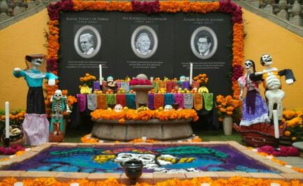 Dedican ofrenda a destacados historiadores