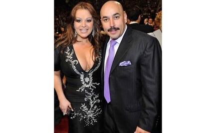 Orgulloso que las mujeres sigan el ejemplo de mi hermana Jenni: Lupillo