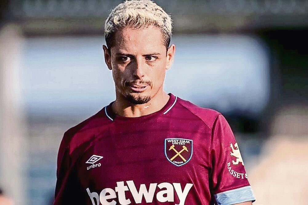 Hernández Balcázar tiene fe en que su equipo logrará estar entre los primeros sitios de Premier League. (TWITTER)