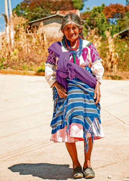 Los textiles destacan por su colorido. Foto: Juana García | El Universal