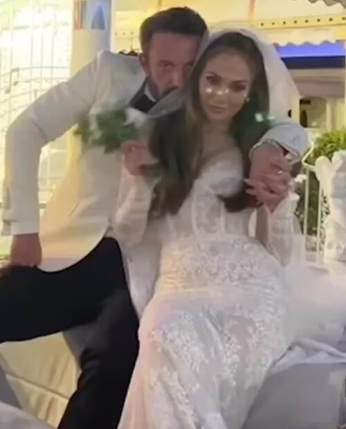 Jennifer Lopez comparte fotografías nunca antes vistas de su boda con Ben Affleck 