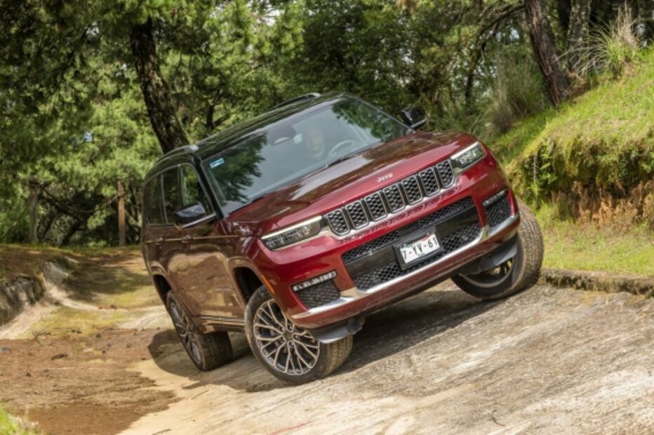 A prueba: Jeep Grand Cherokee L 2022, elegancia lista para el todoterreno