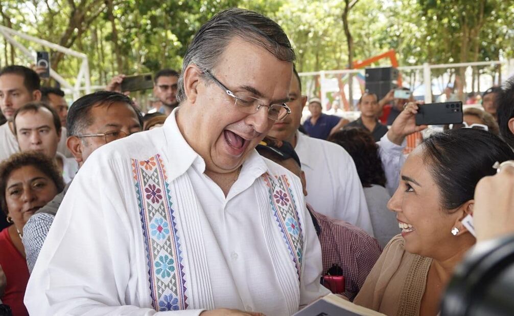 Marcelo Ebrard en asamblea informativa en Quintana Roo. Foto: Especial