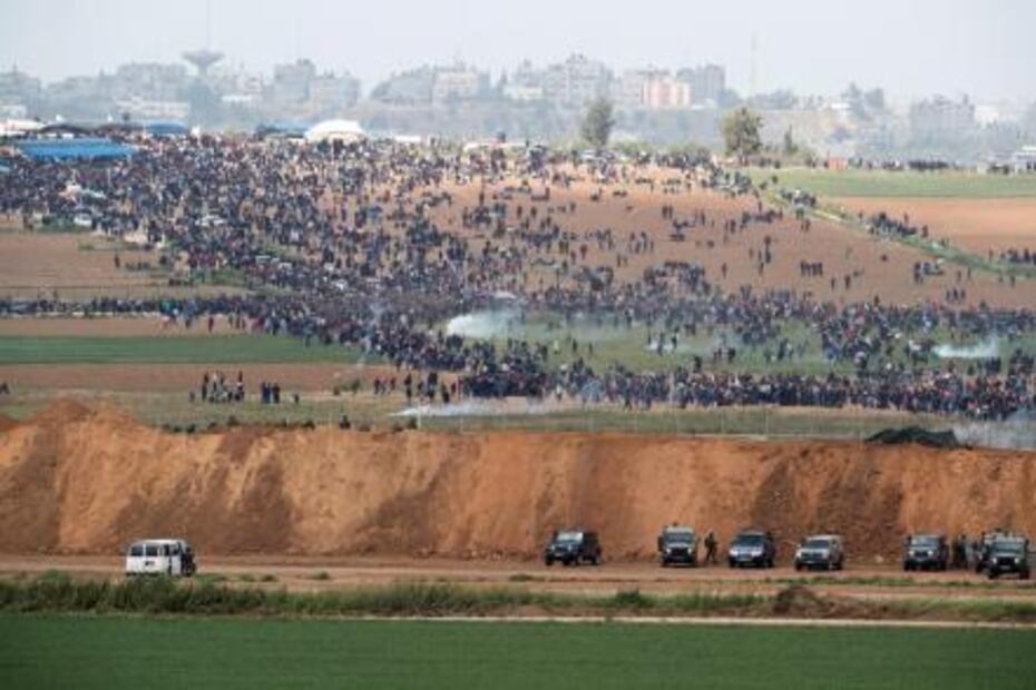 Choques entre palestinos y soldados israelíes dejan 15 muertos y casi 2 mil heridos