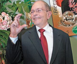 Revivirán a Raúl Velasco en holograma