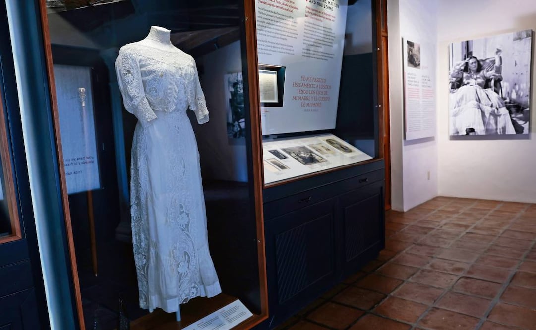 La Casa Kahlo o Casa Roja, que abrió en octubre, exhibe más de 600 piezas, entre cartas, muebles, objetos, vestidos, fotos y obra. Foto: Fernanda Rojas / EL UNIVERSAL