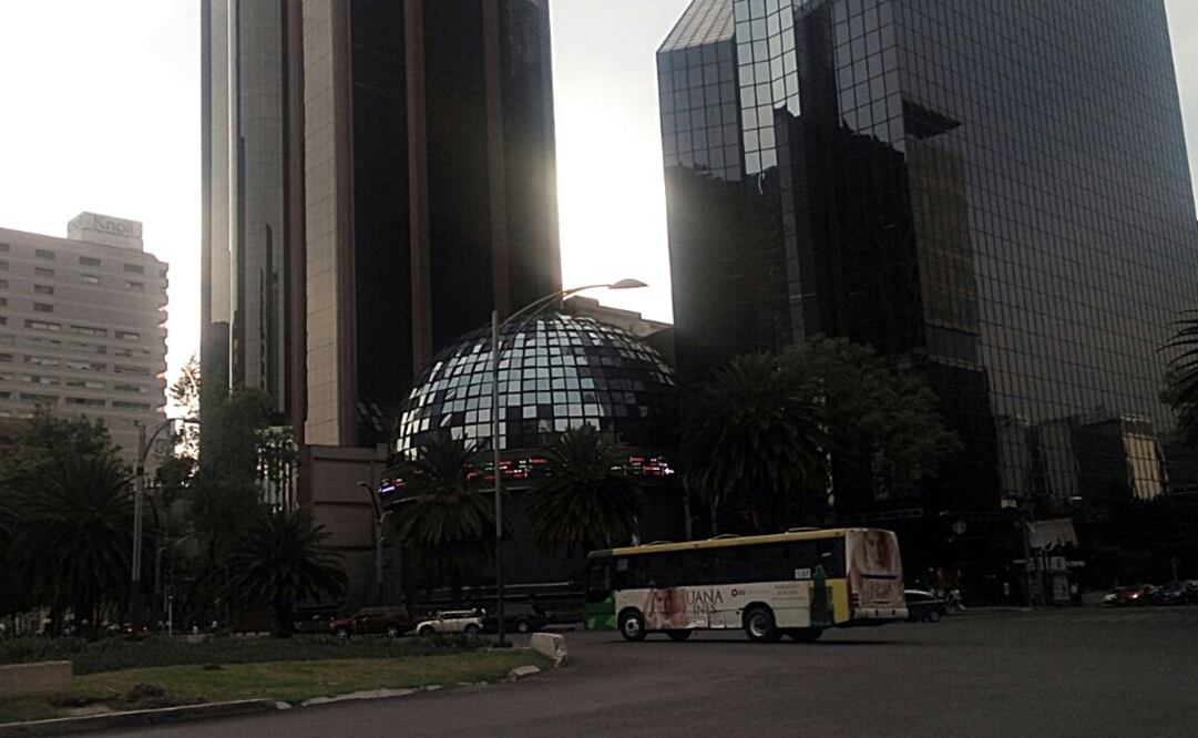 Bolsa Mexicana cierra con baja de 1.06%