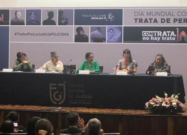 Paola Félix presenta libro sobre la trata de personas ante la Fiscalía capitalina