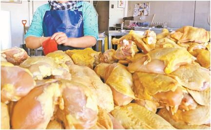 Bajan precios de huevo blanco, limón, papa, manzana y pollo entero: Profeco