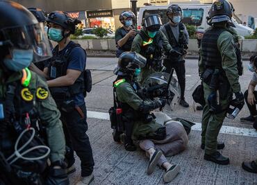 Protestas en Hong Kong contra el aplazamiento de elecciones deja 300 detenidos