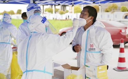 China endurece más el confinamiento por Covid-19: ordena encierro en ciudad imperial y hay protesta en Shanghái