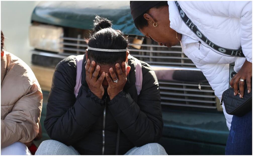 Migrantes de diversas nacionalidades que tenían su cita CBP One y que ya no es válida se encuentran en el cruce fronterizo El Chaparral en espera de nuevas noticias sobre su situación migratoria. Foto: Diego Simón / EL UNIVERSAL