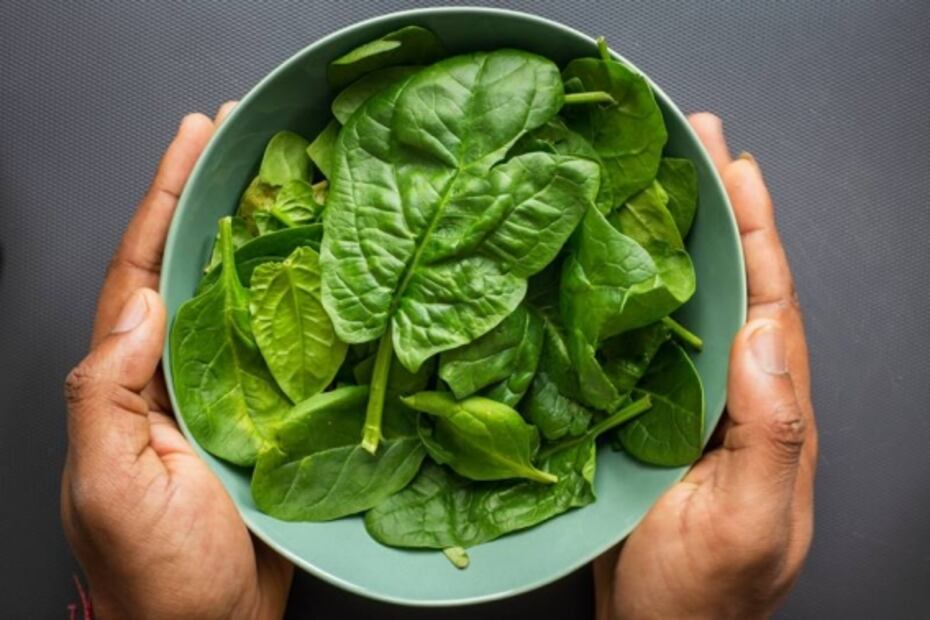 ¿Qué sucede si comemos espinacas todos los días?