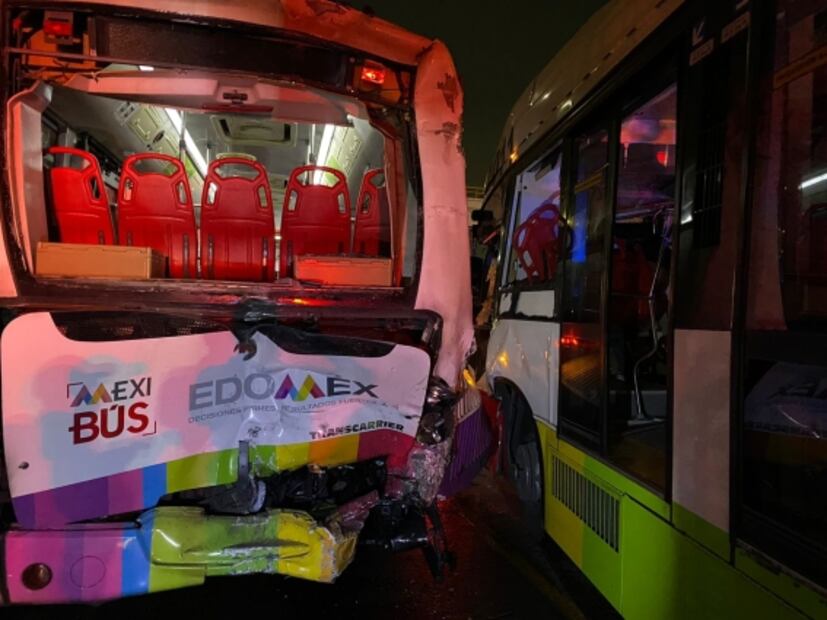Suman 26 lesionados por choque entre dos unidades de Mexibús en Las Américas, Ecatepec  