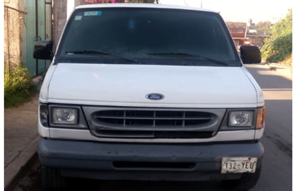 La Policía Municipal reveló que la camioneta con matrícula de la Ciudad de México fue abandonada entre las calles Héroes y Centenario. Foto: Especial