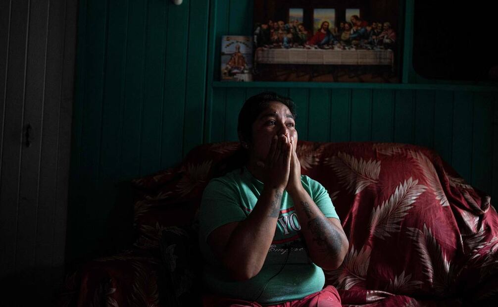 Dayana Vidal, de 29 años, reacciona durante una entrevista con la AFP. Foto: AP