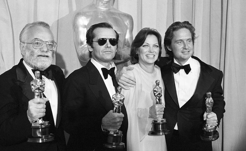 Leyendas del entretenimiento como el actor Jack Nicholson integraron los lentes de sol a su imagen y personalidad. El tres veces ganador del Premio de la Academia nunca se quita sus característicos “espejuelos”, ni siquiera para recibir sus preciados galardones. Foto: Wikimedia Commons.