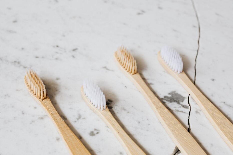 Se cree que los cepillos de dientes pueden darle una limpieza más profunda al cuero cabelludo. Foto: Pexels