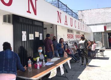 Trabajadores sindicalizados realizan plantón permanente por falta de pagos en Naucalpan