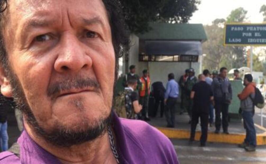 Entre la oportunidad y la duda, choferes acuden a convocatoria de AMLO
