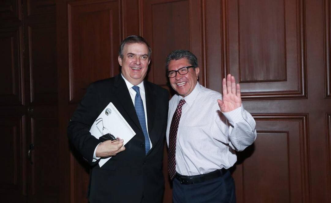 Ricardo Monreal defiende a Marcelo Ebrard tras ser captado en primera clase. Foto: Especial