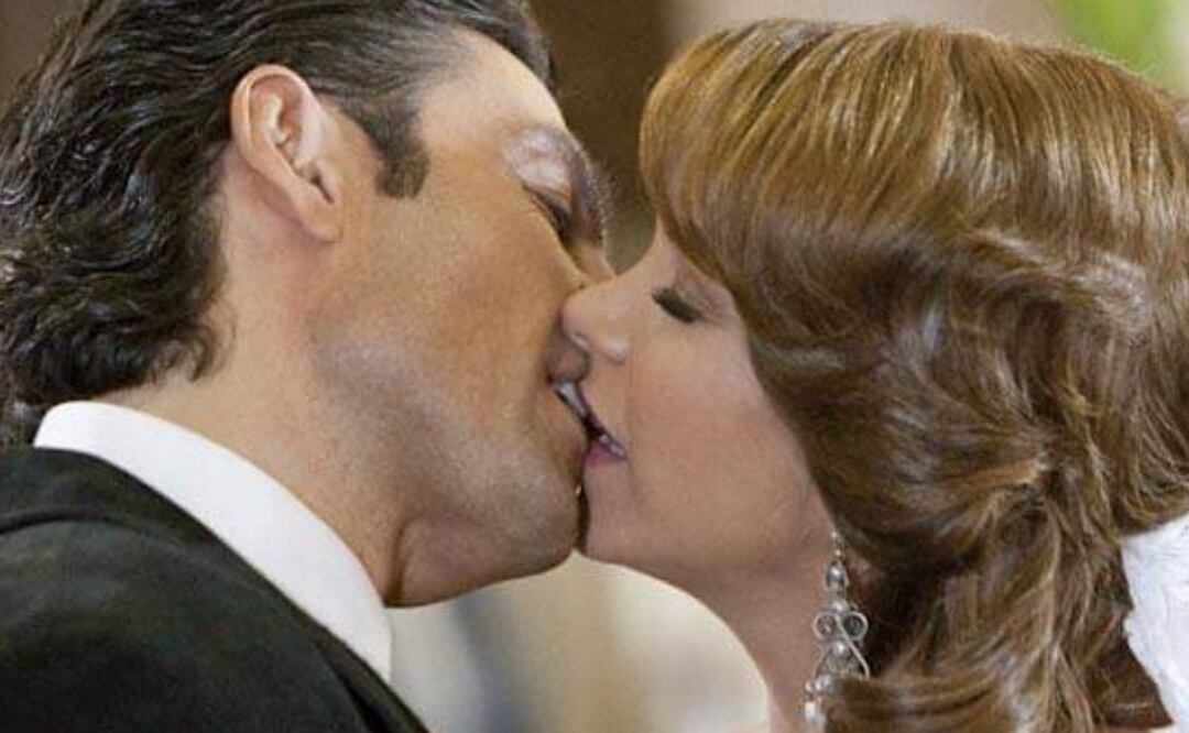 Fernando Colunga y Lucero en "Soy tu dueña". Foto: Twitter @Jaqueline14_MS