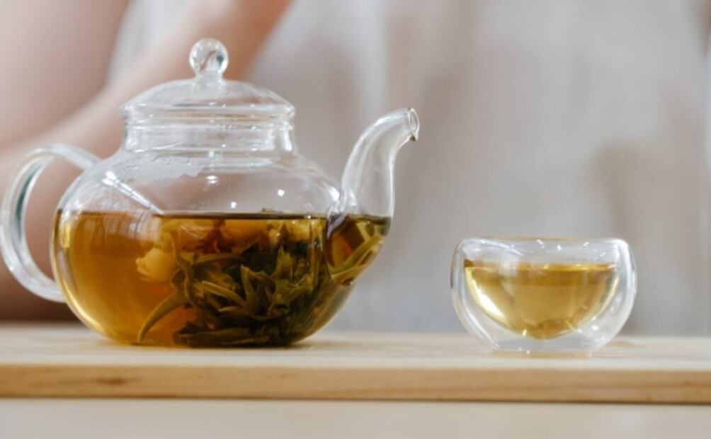 Disfruta los beneficios de la infusión de malva