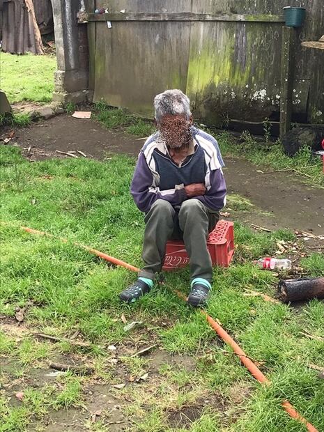 Encadenan a señor de 83 años "por alcohólico y violento" en Michoacán