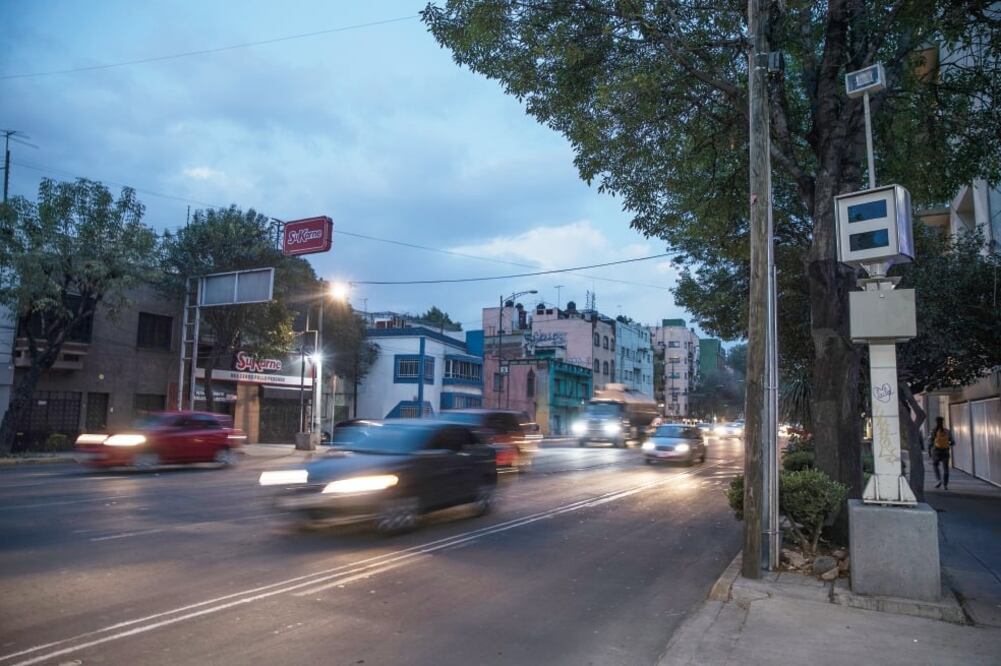 En 2017 se recaudaron 950 mdp por concepto de fotomultas y los recursos se usaron en la adquisición de patrullas y construcción de estaciones de policía. (CRISTOPHER ROGEL. EL UNIVERSAL)