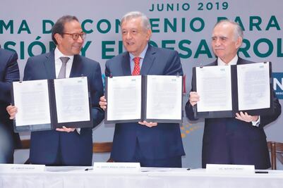 Apapachos y cachetadas en la 4T a empresarios