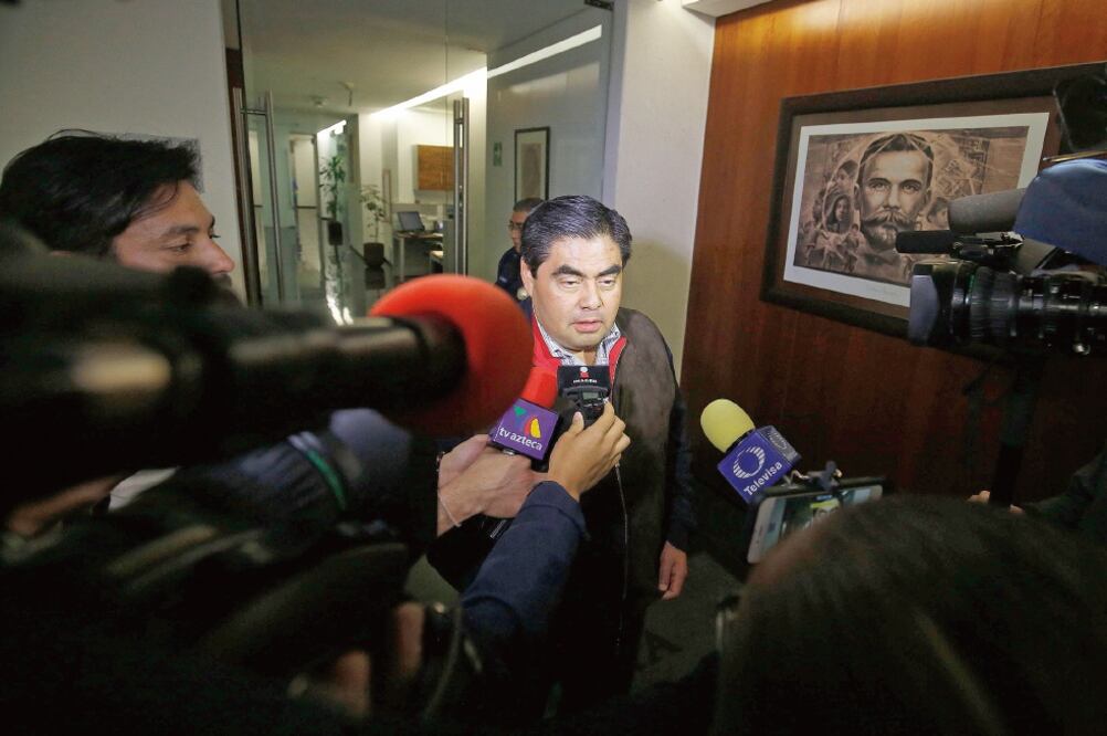 El senador Miguel Barbosa (PRD) dijo que no asistirá a la reunión con los secretarios de Estado y de Seguridad de EU a la que fueron invitados legisladores (SENADO)