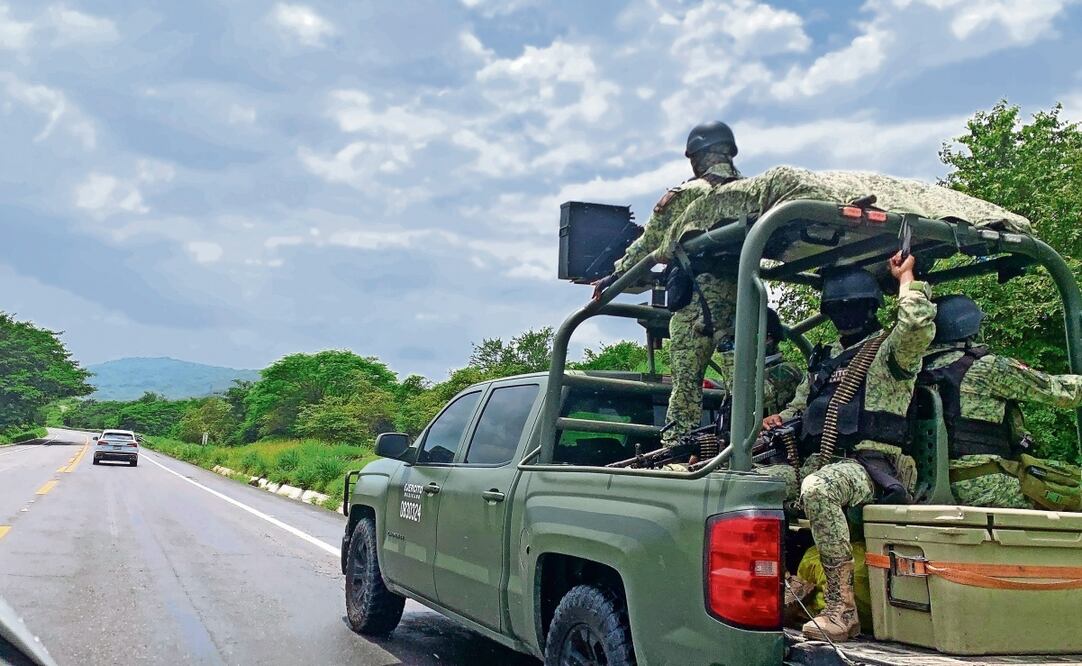 Los militares y policías no sólo son agredidos con minas, también con drones armados. Foto: Especial