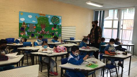 Edomex mantiene clases presenciales en semáforo amarillo