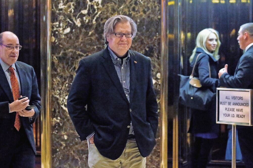 Stephen Bannon, jefe de Estrategia, tiene 53.9 millones de dólares, según la investigación que publicó The New York Times (ARCHIVO REUTERS)