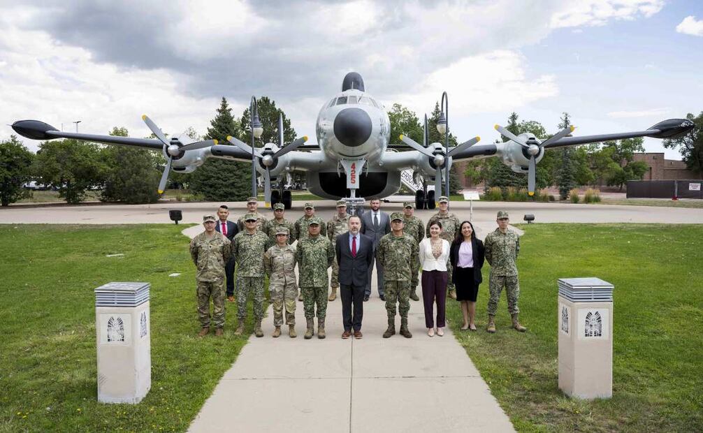 Elementos de Marina y Defensa se reúnen con Comando Norte de EU en Colorado Springs, imagen compartida por Semar este 8 de septiembre de 2025. Foto: Semar