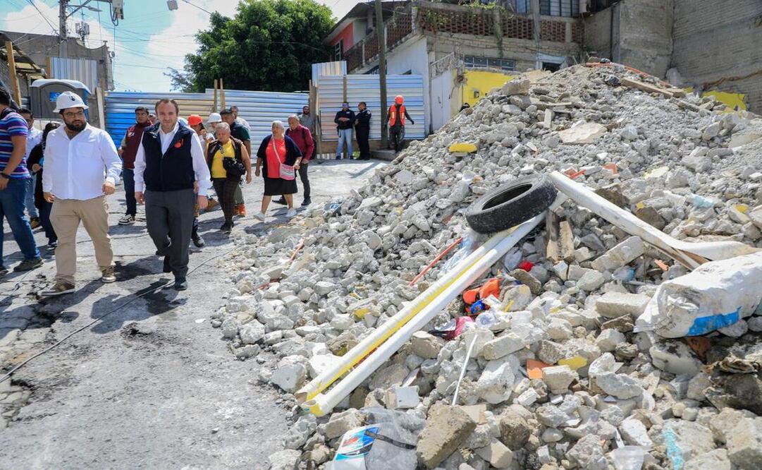 Derrumban edificio en riesgo de Naucalpan / Foto Especial