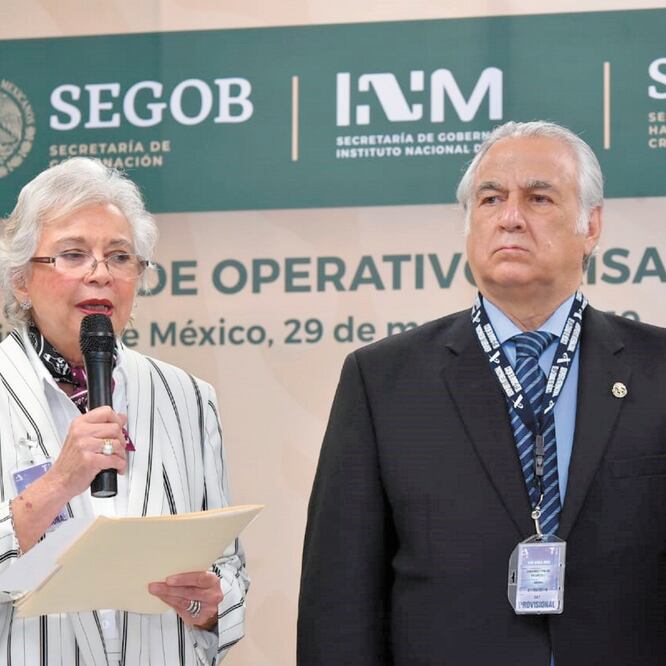 Olga Sánchez Cordero, titular de Segob, y el secretario de Turismo, Miguel Torruco, encabezaron el arranque del Programa Paisano. ESPECIAL