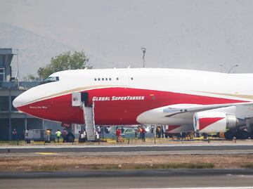 Avión cisterna más grande del mundo combatirá incendios en Chile