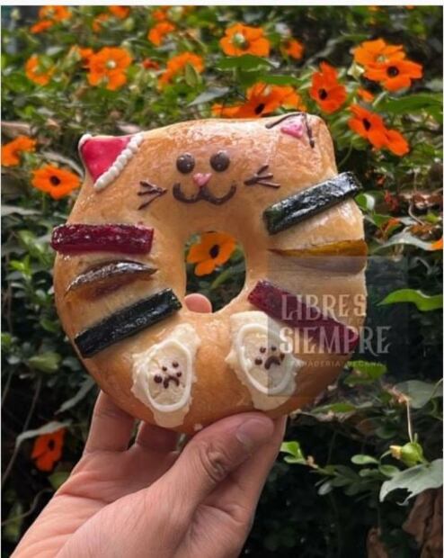 Crean las michiroscas, una rosca de reyes con forma de gato