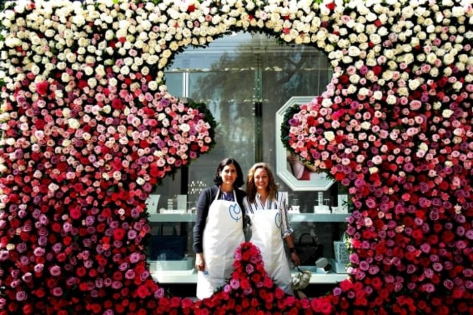 CDMX: decoraciones florales tapizan fachadas de hoteles y restaurantes