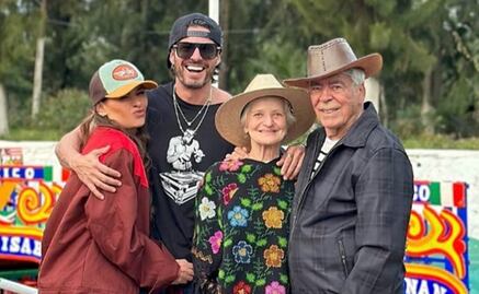 Galilea Montijo pasea con sus nuevos suegros y su novio en la Ciudad de México; la conductora está enamorada