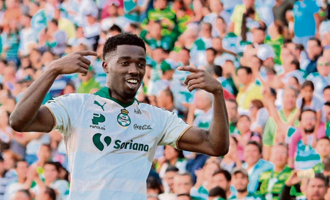 Tavares hizo la solitaria anotación que catapultó al santos Laguna (ÓSCAR WONG. AFP)