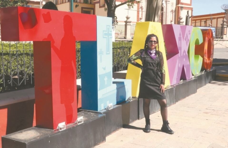 Canta para ellas y les da voz desde su música